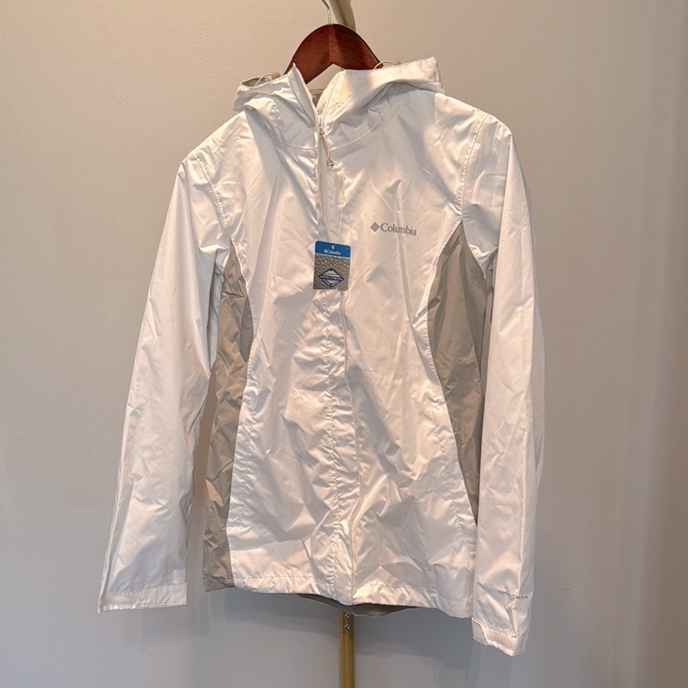Columbia omni-tech Hooded Jacket NWT S